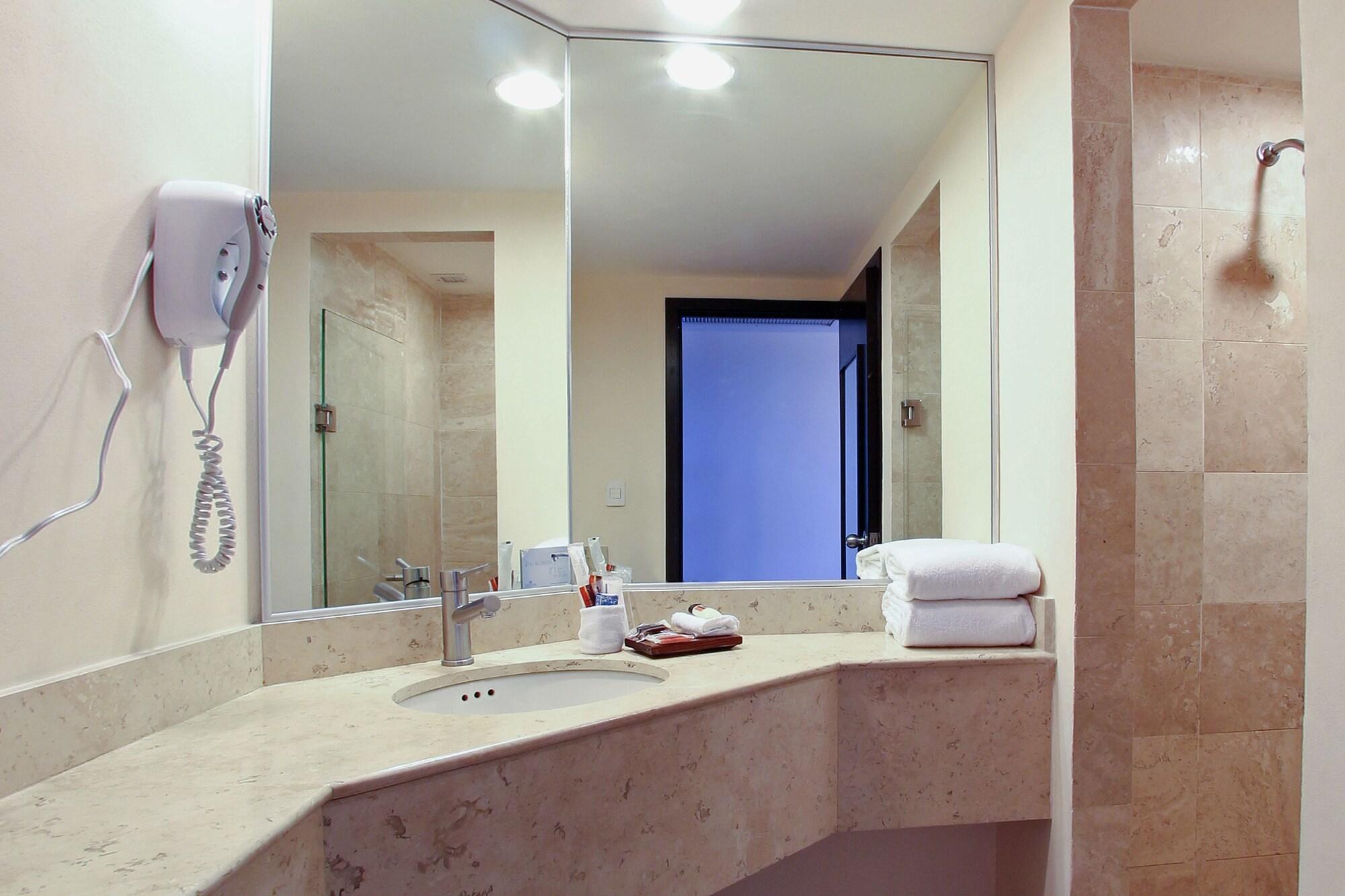Fiesta Inn Express Дуранго Экстерьер фото
