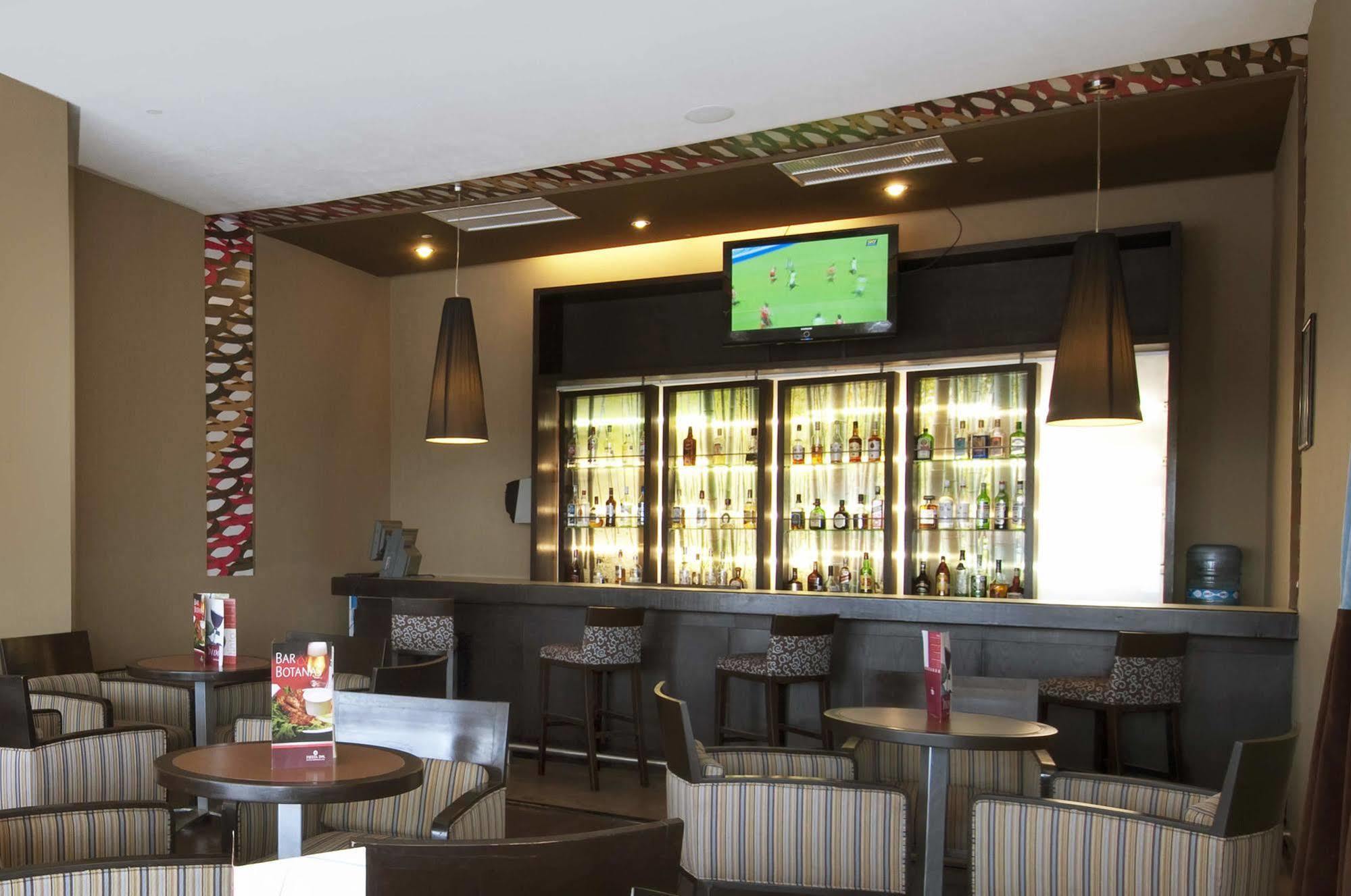 Fiesta Inn Express Дуранго Экстерьер фото